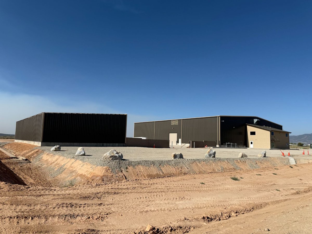 UTPortAuthority's tweet image. Big win for Iron County!
Hive Plastics selects the Iron Springs Project Area for its new $12.6M manufacturing facility—beating out Mesquite, NV.
Up to 60 new jobs ✔️
Rail access ✔️
Strong local support ✔️
#UtahEconomy #AdvancedManufacturing #IronCounty #UIPA