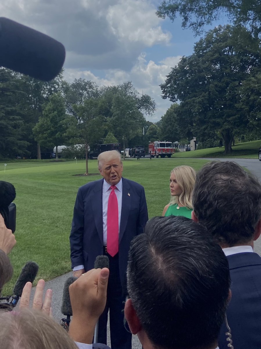 President #DonaldTrump departs from The White House en route to #Pennsylvania