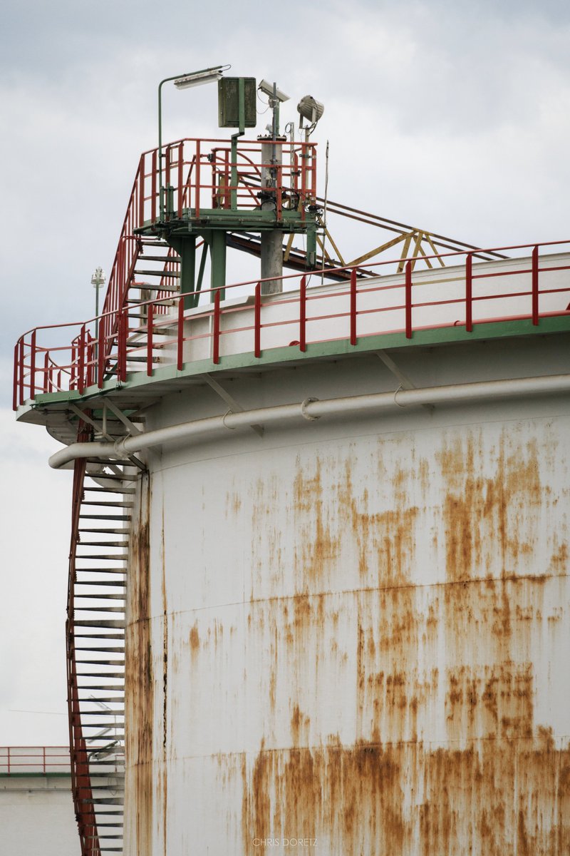 cdoretz's tweet image. Industrial tanks #photography #photooftheday #industrial #industry