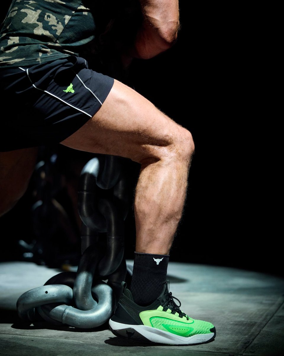 ProjectRock's tweet image. Outwork. Outperform. Outlast with no compromise.
Lock in with our 5” shorts built to breathe and flex with every move, paired with the PR7, engineered to respond and stay ready for every rep, so you can push past every limit.
projectrock.online/SS25Q2PR7PR