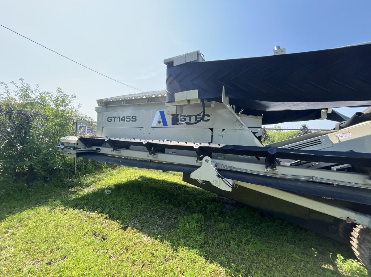 AmStateEquip's tweet image. Power up your screening with the 2022 Astec GT145S! 450 TPH, 5’x14’ 3-deck screen, 8 yd³ hopper, hydraulic conveyors, and wireless remote. Built tough with a Cat 129 HP engine! Call or visit our website for more information. (414) 541-8700 
#Astec #MobileScreening