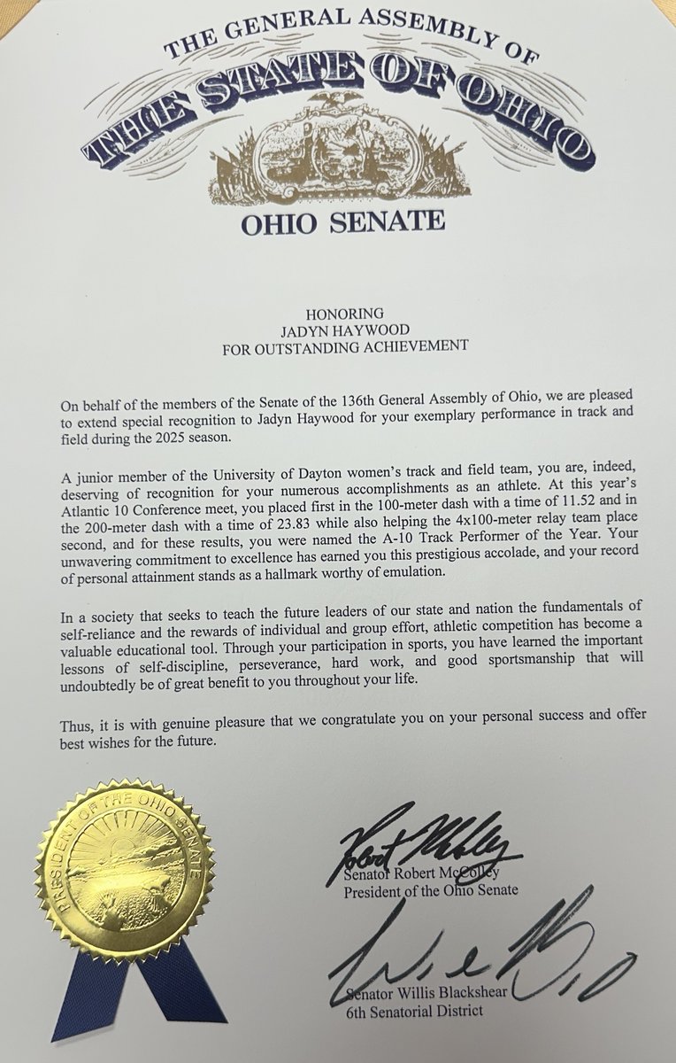 UDWomensTF_XC's tweet image. Jadyn recognized at the Ohio Statehouse!! 👏
#UDTF // #GoFlyers ✈️