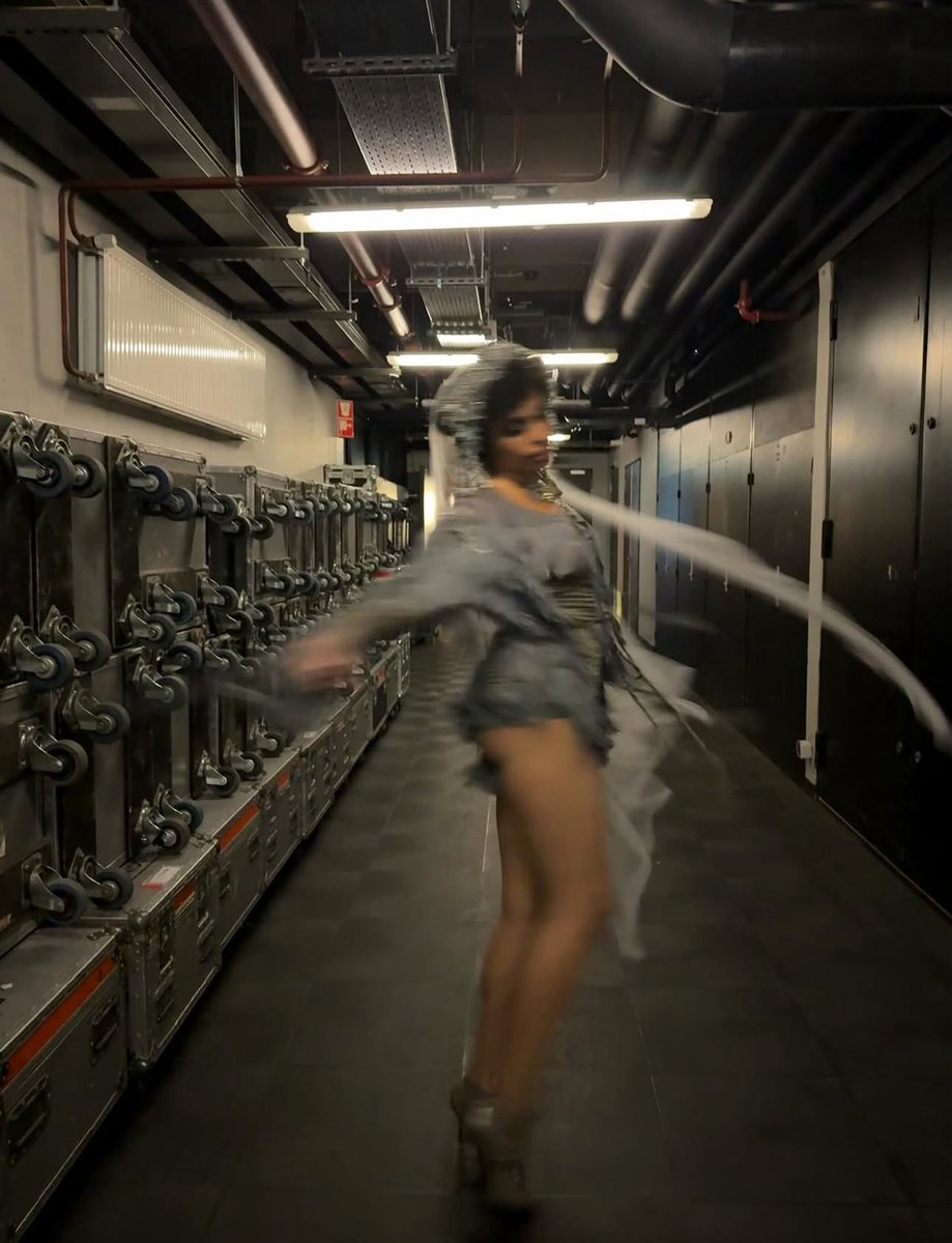 “Woman of Faces” demo from January 15th 2023 :) Where the song began 🩶🤍 everyone in the whatsapp gets the demooo..... 
api.whatsapp.com/send/?phone=44…