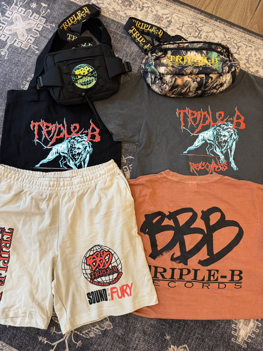 TripleBRecords's tweet image. Leftovers from @sound_and_fury are live! Link below, limited sizes & quantities available
triplebvault.bigcartel.com