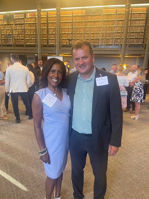 SEIULocal1's tweet image. Local 1 VP and Commercial Division Director Robert Pawlaszek joined @AldConway, @RepKamBuckner, and Cook County Commissioner Donna Miller at @BOMAChicago Summer Civic Social. Local 1 members keep Chicago’s downtown clean and safe, and an attractive place to live, work, and play.
