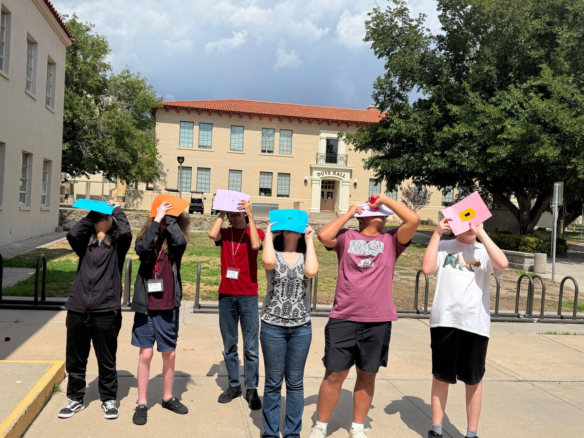 NMSUNews's tweet image. Virtual reality goggles, quantum computing and other hands-on physics experiments kept area high school students mesmerized during NMSU’s recent 2025 Physics Summer Camp. Thanks to the Department of Physics for encouraging high schoolers to explore their curiosity!