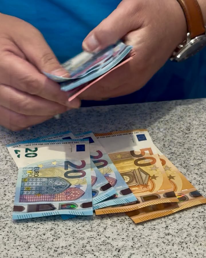 Summer trip coming up? Tick off your vacay checklist at Merry Hill:

🧳 Make your suitcase stand out on the carousel with Soley Customs 
👙 Pick up fits for the family at <a href="/riverisland/">River Island</a> 
☀ Protect your skin at <a href="/BootsUK/">Boots</a> 
💶 Don't forget the local currency with <a href="/eurochangeFX/">eurochange</a>