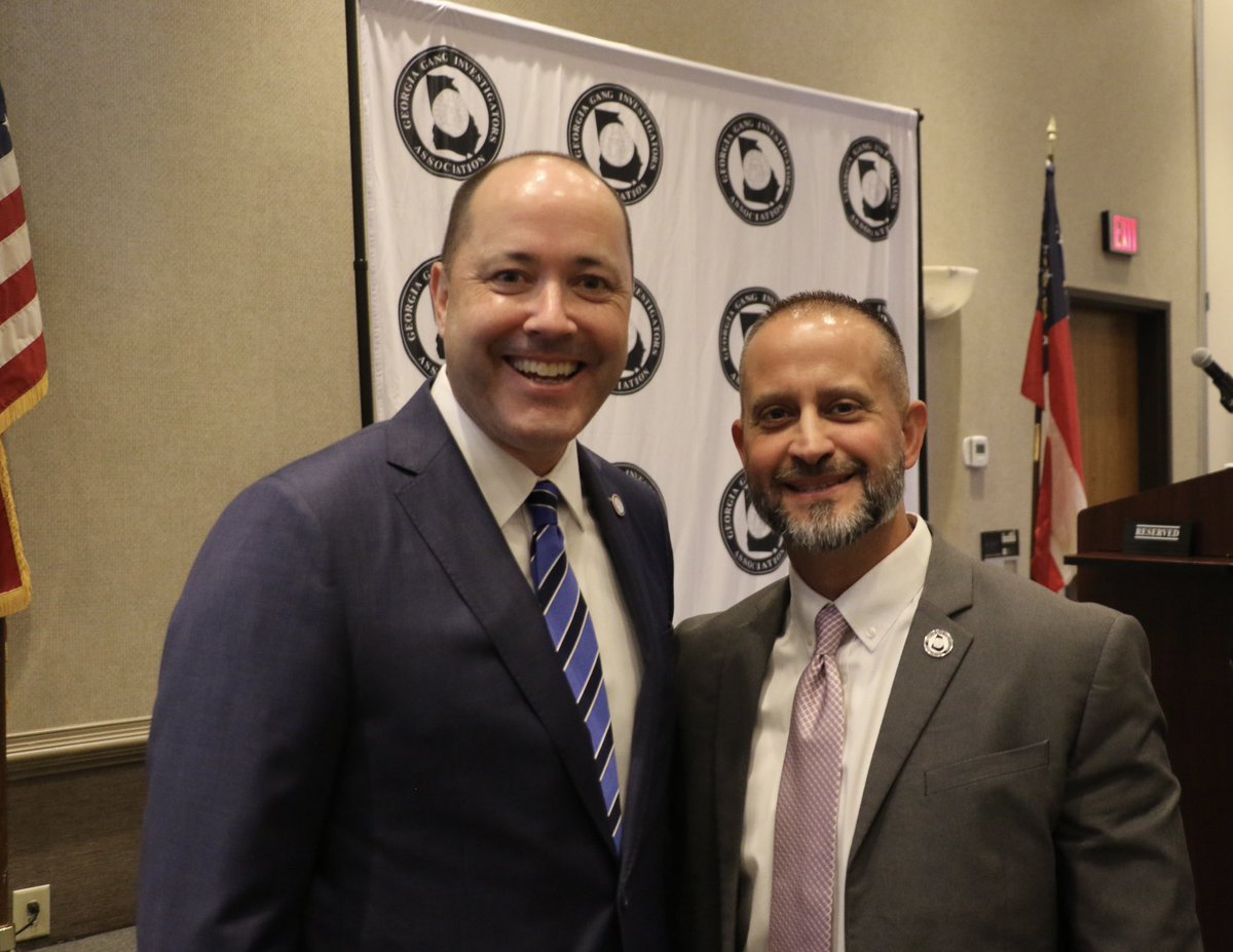 Georgia_AG's tweet image. Proud to join our law enforcement partners to kickoff the annual Georgia Gang Investigators Association Summer Conference!
We’ve already convicted nearly 115 violent offenders since creating Georgia’s first statewide Gang Prosecution Unit in 2022.
But our work doesn’t stop…