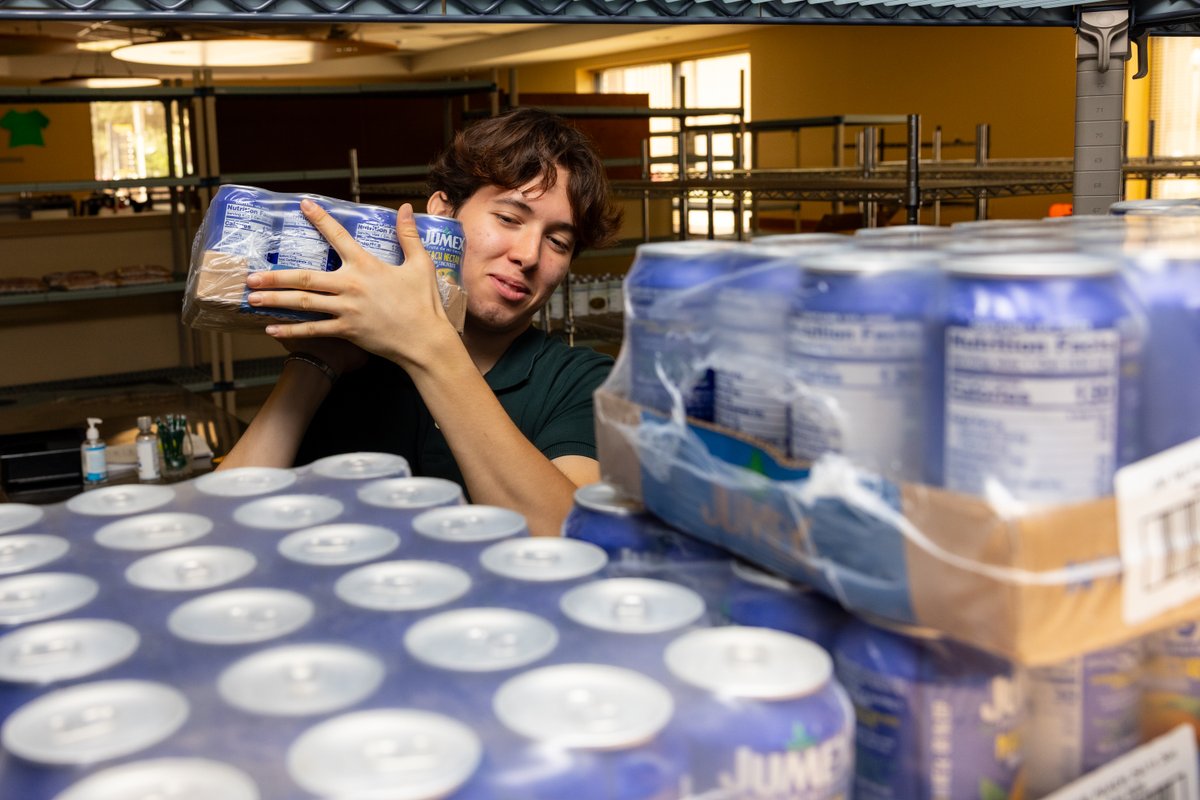 laredopalominos's tweet image. The Palomino Pantry is here for you! 🐴

Get free food, toiletries, class supplies and clothes at:

📍 Ft. McIntosh: Kazen Student Center, First
Floor (Monday–Thursday, 8 a.m. to 6 p.m.)
📍 South: Billy Hall Student Center, Ground
Floor (Monday–Thursday, 10 a.m. to 2 p.m.)
