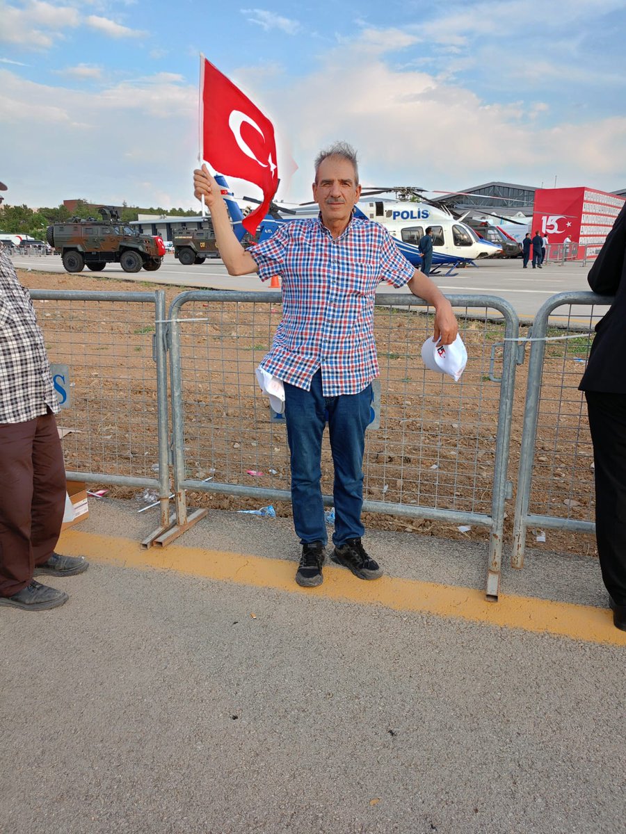 29 Ekim mahallesi olarak 15 temmuz anma programına katılım sağlıyoruz tüm şehitlerimize Allah'tan rahmet gazilerimize acil şifa dilerim