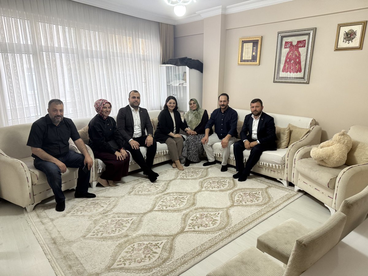 Devran YALÇINKAYA 🇹🇷 (@dvrnyalcinkaya) on Twitter photo 15 Temmuz’un kahramanlarından Gazimiz Ayhan Durmuş’u , Milletvekilimiz Sn. <a href="/avsengulk/">Şengül KARSLI</a> ve İl Yönetim Kurulu üyemiz Sn. <a href="/Dursun_TiRKi/">Dursun TİRKİ</a> ile birlikte ziyaret ettik.
Varlıklarıyla bizlere umut, mücadeleleriyle ilham olan gazilerimize şükranlarımızı sunuyoruz.
<a href="/abdullahozdemir/">Abdullah Özdemir</a> 15 Temmuz’un kahramanlarından Gazimiz Ayhan Durmuş’u , Milletvekilimiz Sn. <a href="/avsengulk/">Şengül KARSLI</a> ve İl Yönetim Kurulu üyemiz Sn. <a href="/Dursun_TiRKi/">Dursun TİRKİ</a> ile birlikte ziyaret ettik.
Varlıklarıyla bizlere umut, mücadeleleriyle ilham olan gazilerimize şükranlarımızı sunuyoruz.
<a href="/abdullahozdemir/">Abdullah Özdemir</a>