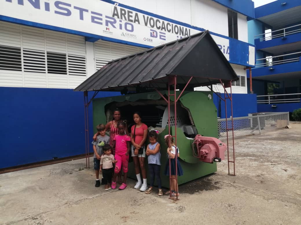 #RCCuba junto a sus niños celebrando el 46  Aniversario del Palacio Central de los Pioneros " Ernesto Ché Guevara ".