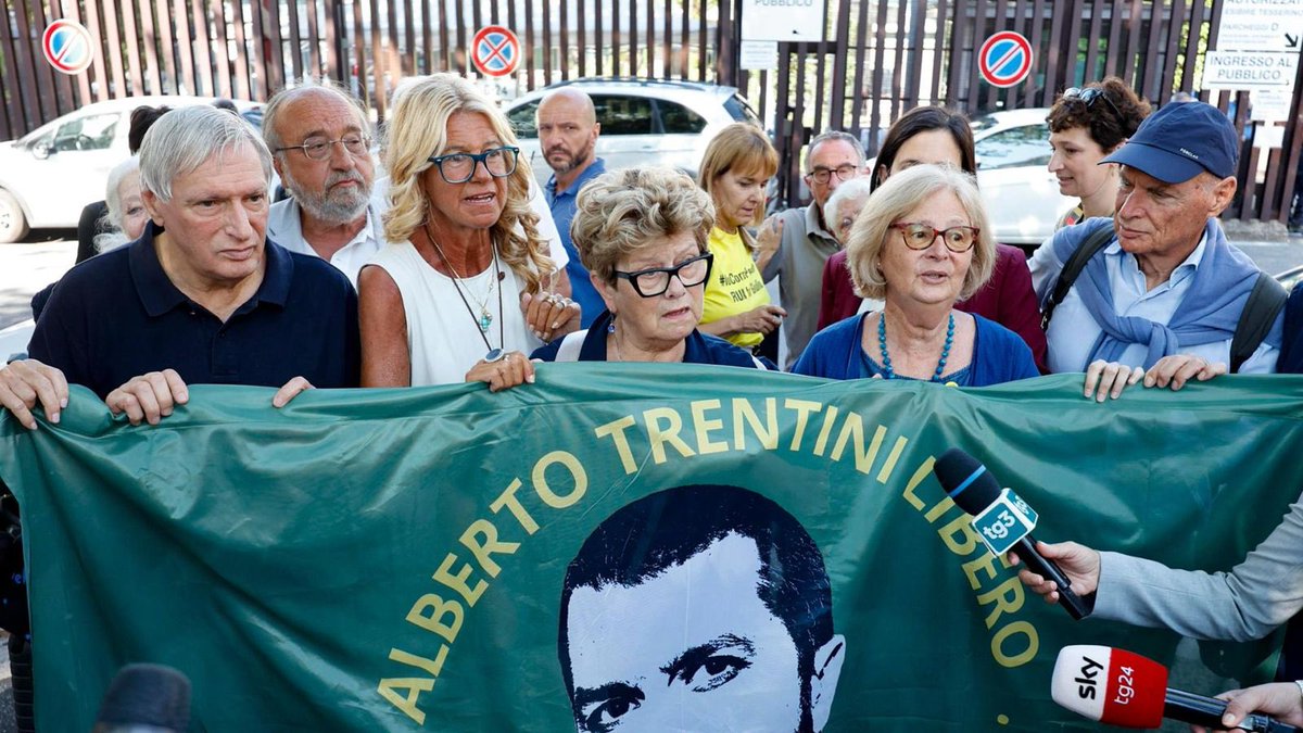 riccardomagi's tweet image. Da otto mesi il cooperante italiano Alberto Trentini è incarcerato ingiustamente in Venezuela in condizioni disumane. Da otto mesi Giorgia Meloni e il governo si sono rinchiusi in un silenzio assordante, che non viene squarciato nemmeno dal grido di dolore della madre di Alberto.…