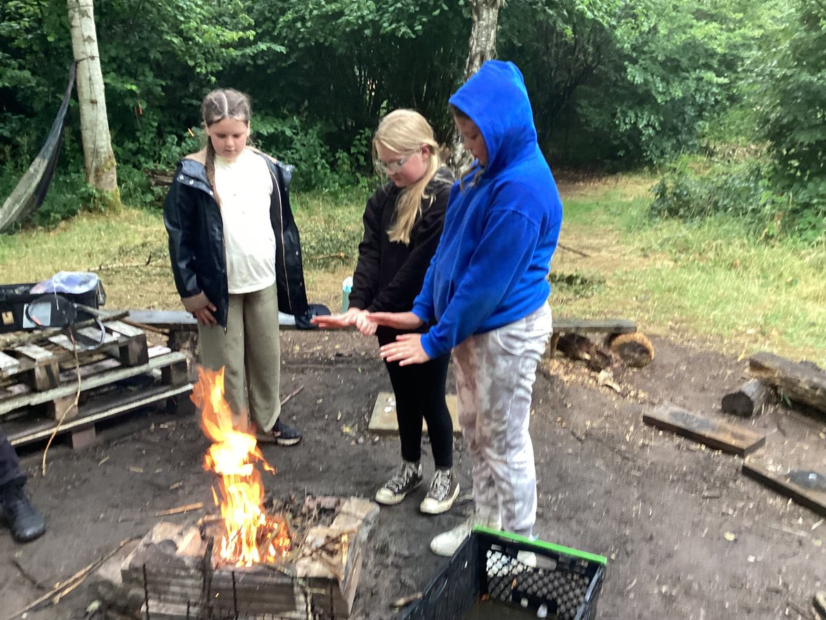 fairwayGLP's tweet image. Year 6 residential…den and fire building and rifle shooting! 
💚💚💚
#Fairway #GLP #Year6