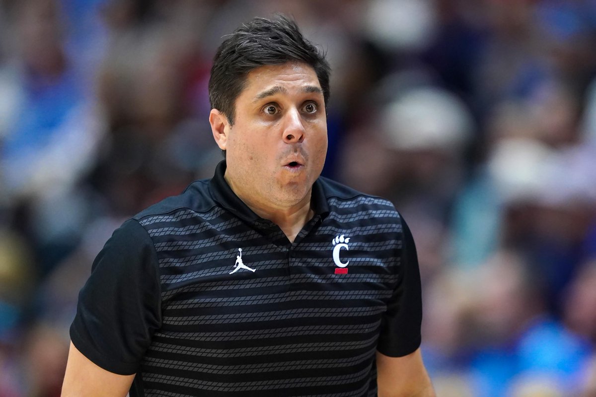 NEWS: Georgia and Cincinnati are finalizing an agreement to play a neutral-site game on December 13th inside the State Farm Center in Atlanta as part of 2025 Holiday Hoopsgiving, according to multiple sources.  

#SEC 
#Big12