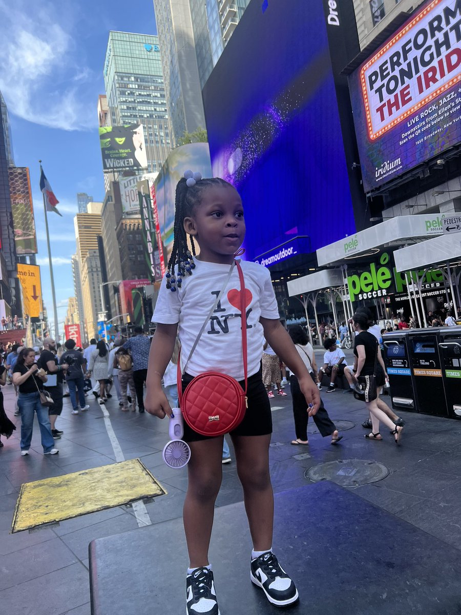DeJLoafGf's tweet image. Like damn she in ha mood4️⃣🥳
#LeiaHoliday💕 
#CancerSzn♋️