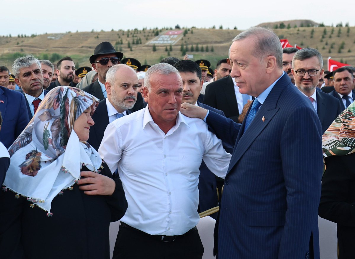 “FETÖ ile mücadelemiz hız kesmeden, aynı kararlılıkla devam edecek” tccb.gov.tr/haberler/410/1…