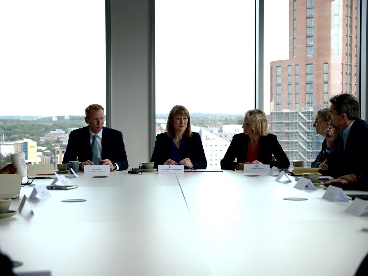 Emma Reynolds for Wycombe 🌹 (@emmaforwycombe) on Twitter photo Delighted to launch our Leeds reforms this morning with <a href="/RachelReevesMP/">Rachel Reeves</a> to unleash the potential of our world leading financial services sector to support jobs and growth across the country. Delighted to launch our Leeds reforms this morning with <a href="/RachelReevesMP/">Rachel Reeves</a> to unleash the potential of our world leading financial services sector to support jobs and growth across the country.