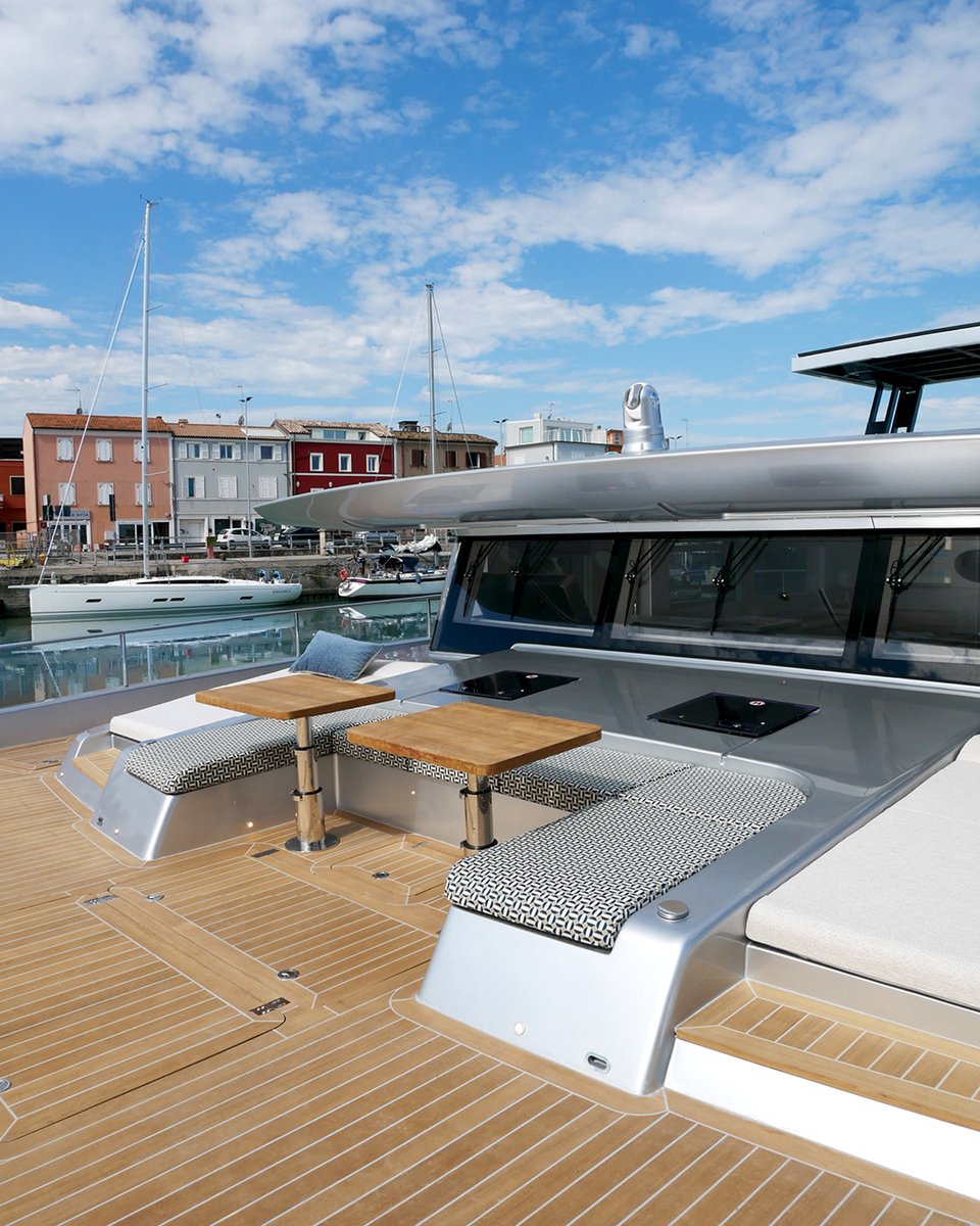 Silent_Yachts's tweet image. A weekend of sun, sea trials, and innovation in Fano.

Guests had the chance to preview the SY80, sea trialled the SY62, toured the shipyard, and met the minds behind the design.

Thanks to all who joined us!

#silentyachts #solaryacht #catamaran #greentech