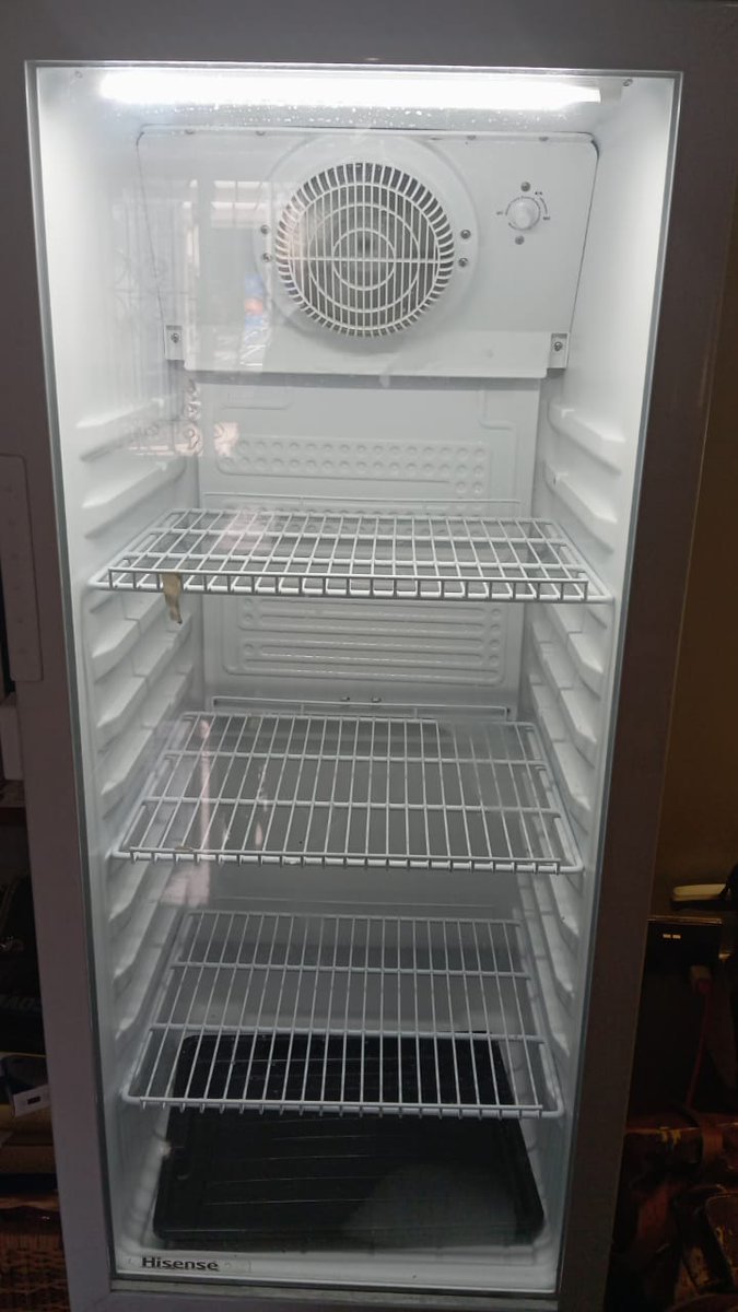 If you're in Uyo and it's environs this is for you. All items are available for sale.

1: Industrial washing machine, none rust body #400k  
2: dryer #400k (1&amp;2 for #750k) 
3: chiller #400k 
4: same chiller.  

Fully functional and in good condition. 
#AkwaibomX #Akwaibomtwitter