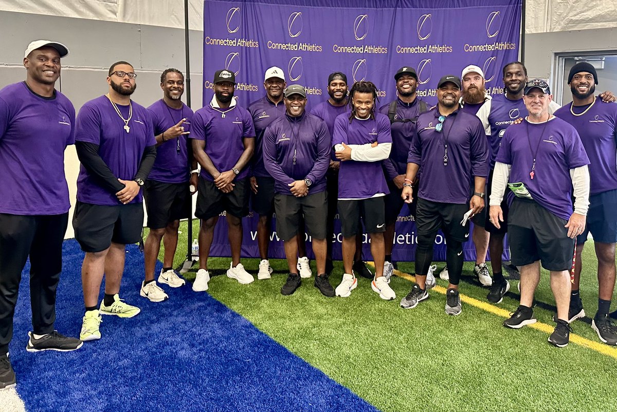 Tank Henry-Jackson , M.Ed. (@tank_texasboy99) on Twitter photo Being a kid born in Austin, really great experience giving back to the youth. THE RIGHT WAY!!! <a href="/AWilliamsUSA/">Anthony Williams</a> create an ALL-PRO staff to give these young athletes a vision into the life of a College Athlete. <a href="/connectedathUSA/">Connected Athletics Inc.🙏🏾</a> will blow up even more next year!! Forever Thankful! Being a kid born in Austin, really great experience giving back to the youth. THE RIGHT WAY!!! <a href="/AWilliamsUSA/">Anthony Williams</a> create an ALL-PRO staff to give these young athletes a vision into the life of a College Athlete. <a href="/connectedathUSA/">Connected Athletics Inc.🙏🏾</a> will blow up even more next year!! Forever Thankful!