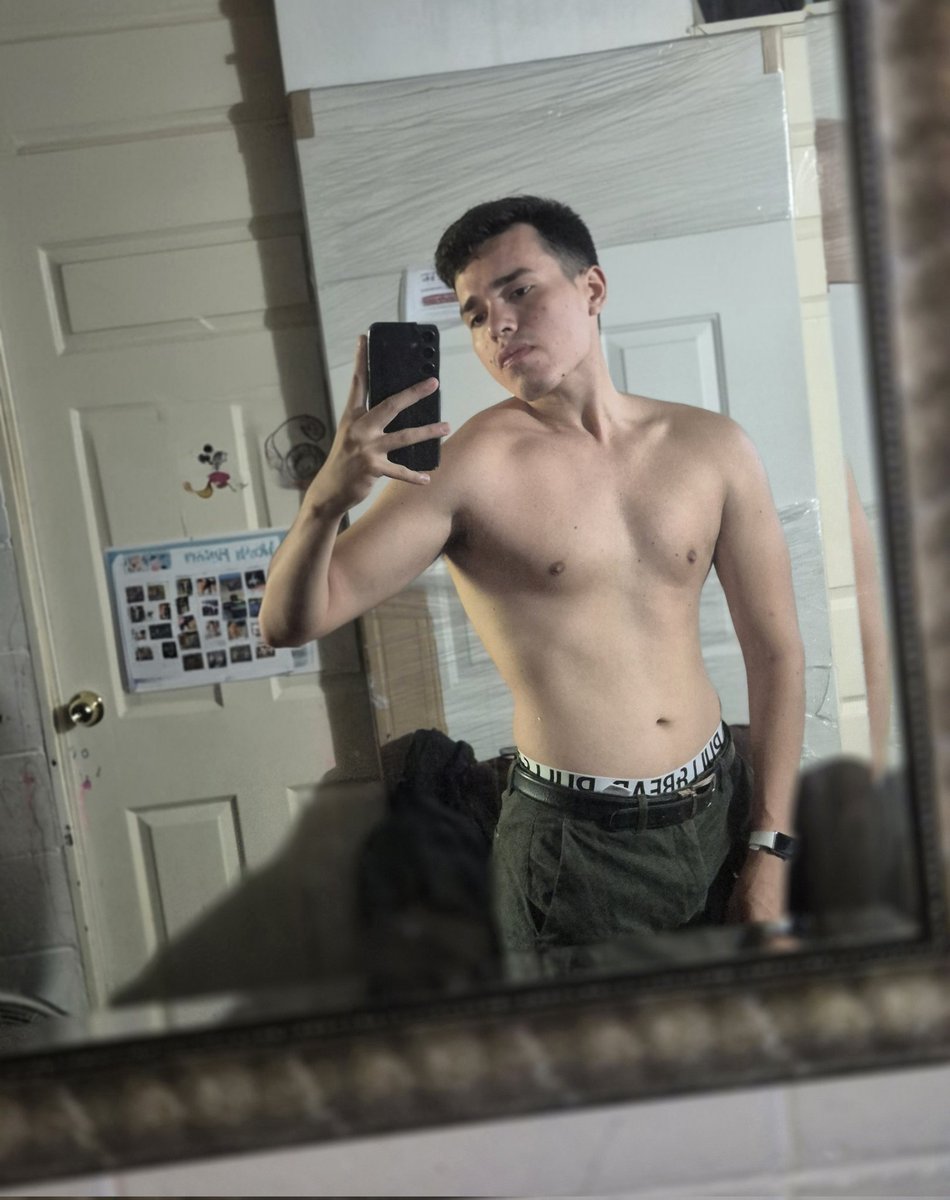 g_u_e_v_a_r_a__'s tweet image. Salt air...