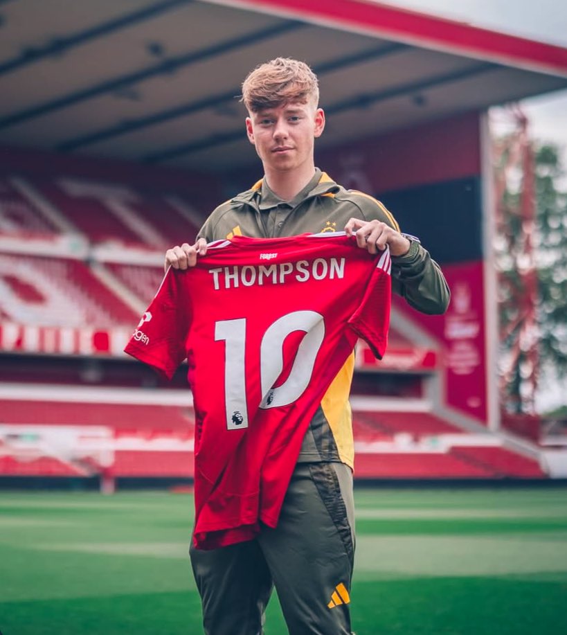 🙌 Linfield’s Kalum Thompson has joined Nottingham Forest on a scholarship deal. 

💎 The 16 year old made 4 Irish League appearances last season and scored one vs Larne. 

#Linfield • #IrishLeague
