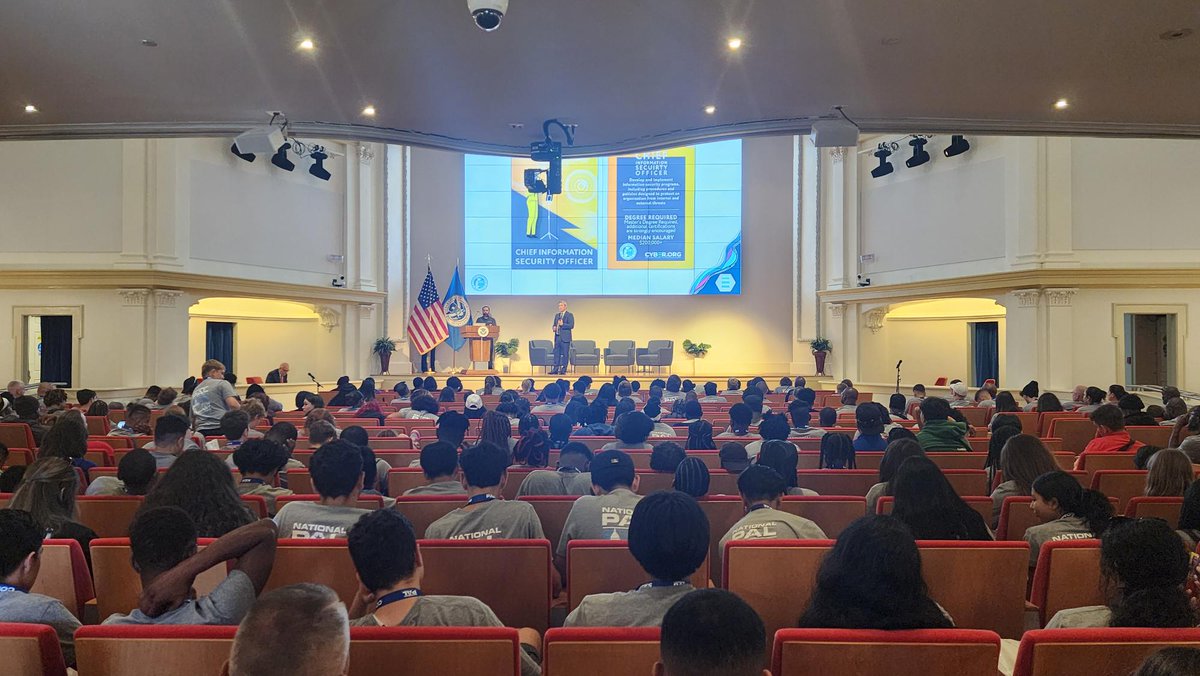 cyber_dot_org's tweet image. CYBER.ORG was honored to represent the Cybersecurity and Infrastructure Security Agency (CISA, @CISAgov) last Friday at the Department of Homeland Security (DHS, @DHSgov) Headquarters in Washington, DC, during a workforce development and career event attended by…