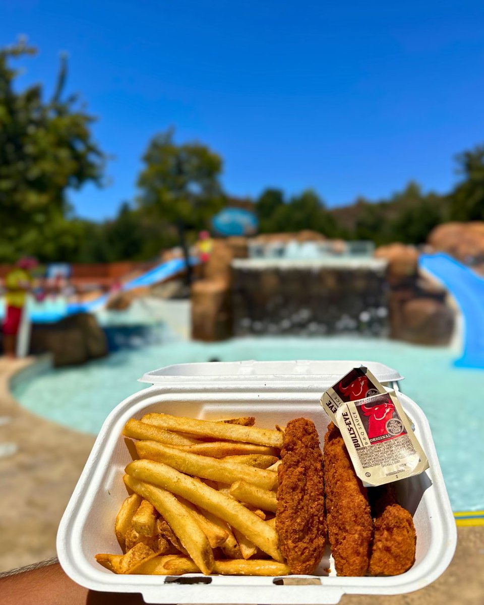 Eat FREE + Save $35! 🎉
Grab the Ticket + Meal Combo Sale at California’s Largest Water Park—includes a meal + admission (valid thru Sept 1)! 🍔🍕🍗

🎟️ Online only. Link below!
buff.ly/h5tFi3b 
#ragingwatersla #eatfree #summerfun #waterpark #sale