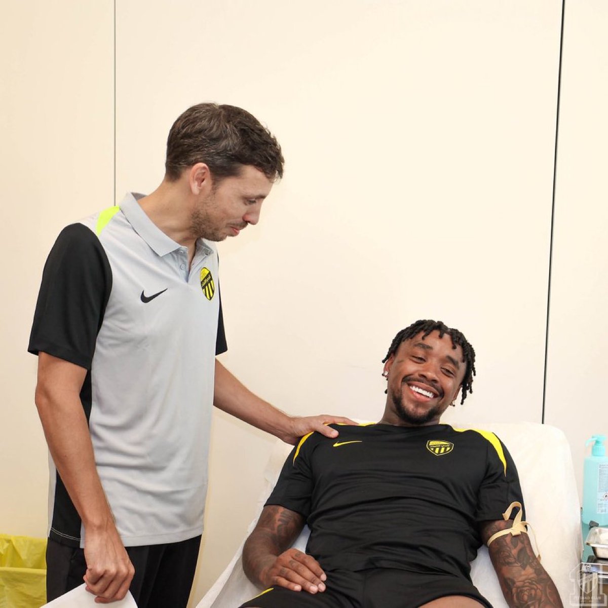 🚨🚨🚨🚨 الدكتور الاسباني سيرجيو غوميز لا يزال يواصل مهام اعماله واشرافه على لاعبين نادي #الاتحاد