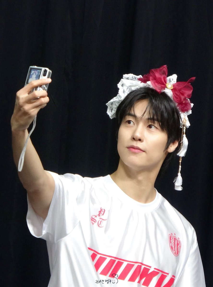 mmmmen9's tweet photo. 250715 사운드웨이브 대면

결과물 공유 부탁드려여

#엔플라잉 #NFlying #이승협 https://t.co/DxLWwDKdFv