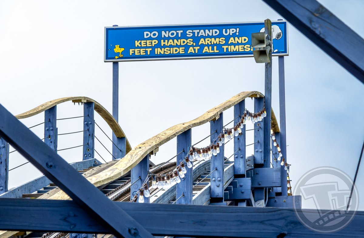 Thrilltography1's tweet image. Warning: Do not stand up for this #TrainlessTuesday.
Woodstock Express, @Carowinds