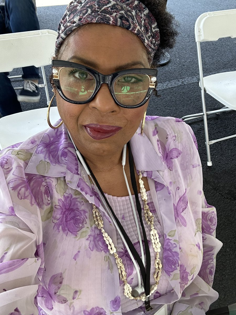 DrRetweets's tweet image. Out here getting my civic and community engagement on at the ribbon cutting ceremony for the new Summit County Board of Elections. #AdultEducation #DataDisaggregation 😇#doingbusiness #doingpolitics 🗳️ 86 degrees out here.🥵
