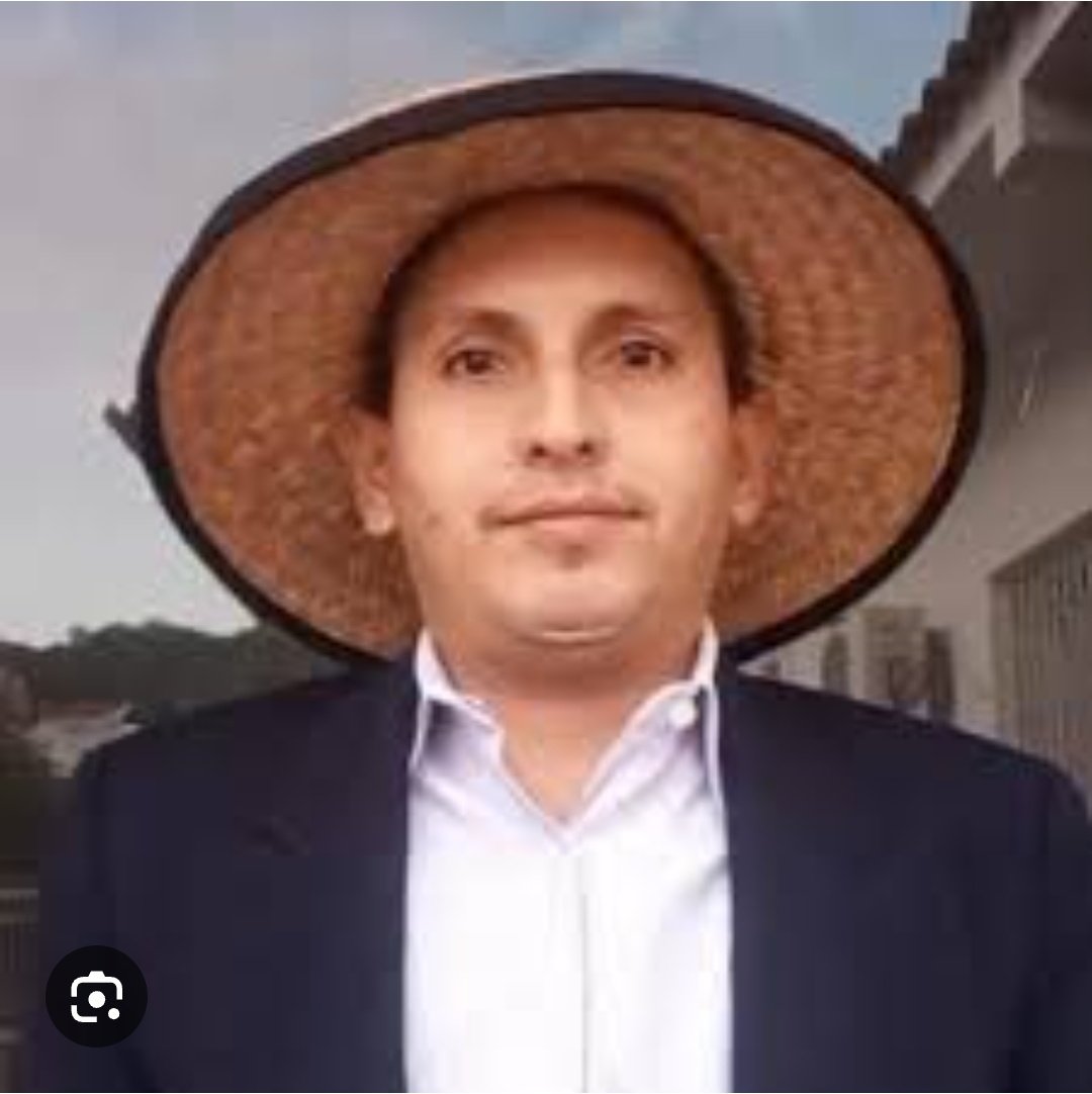 Zair Mundaray (@mundarayzair) on Twitter photo #ATENCIÓN El 9 de Julio de manera clandestina se hizo la audiencia preliminar al comunicador Carlos Azuaje. Fuentes del <a href="/TSJ_Venezuela/">TSJ Venezuela</a> me comentan que la "juez" Francys Rendel de Terrorismo y la "fiscal" María Gabriela Hidalgo, se aliaron para pasar pasar a juicio a Carlos #ATENCIÓN El 9 de Julio de manera clandestina se hizo la audiencia preliminar al comunicador Carlos Azuaje. Fuentes del <a href="/TSJ_Venezuela/">TSJ Venezuela</a> me comentan que la "juez" Francys Rendel de Terrorismo y la "fiscal" María Gabriela Hidalgo, se aliaron para pasar pasar a juicio a Carlos