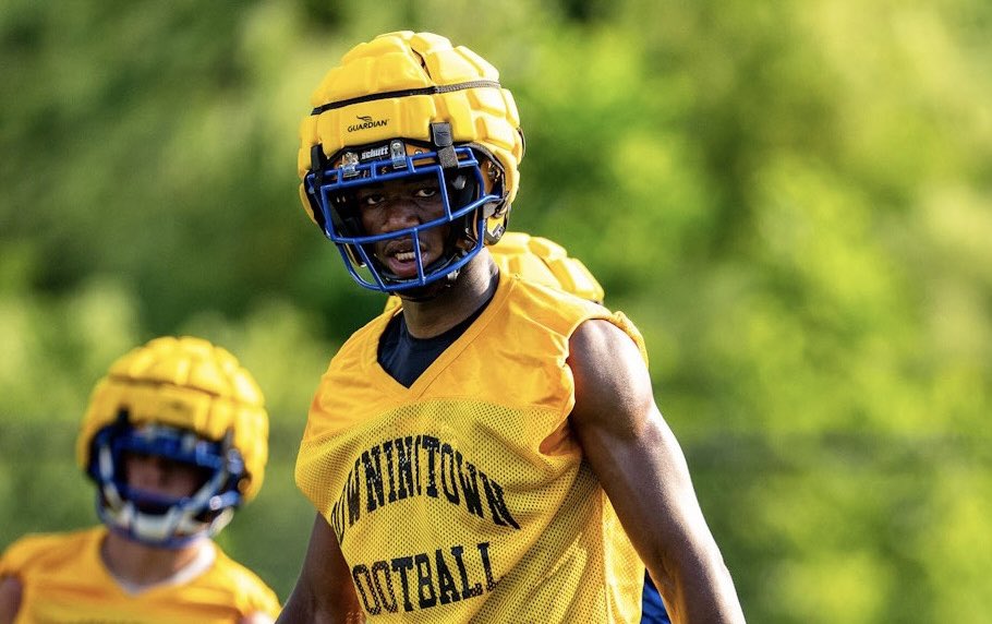 IanPurdy7's tweet image. ‘Family is a very big thing for me’
-2027 EDGE @abrahamljs on his recruitment.
Find out where the Nittany Lions stack up in his recruitment here: nittanycentral.com/penn-state-foo…