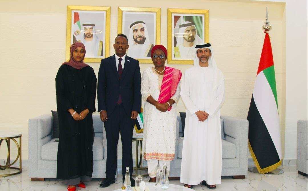 UNHCRSom's tweet image. Today, UNHCR Somalia’s Deputy Rep. Ms. Felicia Mandy Owusu met H.E. Ahmed Jumaa Alremeithi, #UAE Ambassador to Somalia, in Mogadishu. They discussed UNHCR’s work on solutions, protection & emergencies, and explored areas for collaboration. #WithRefugees #Somalia