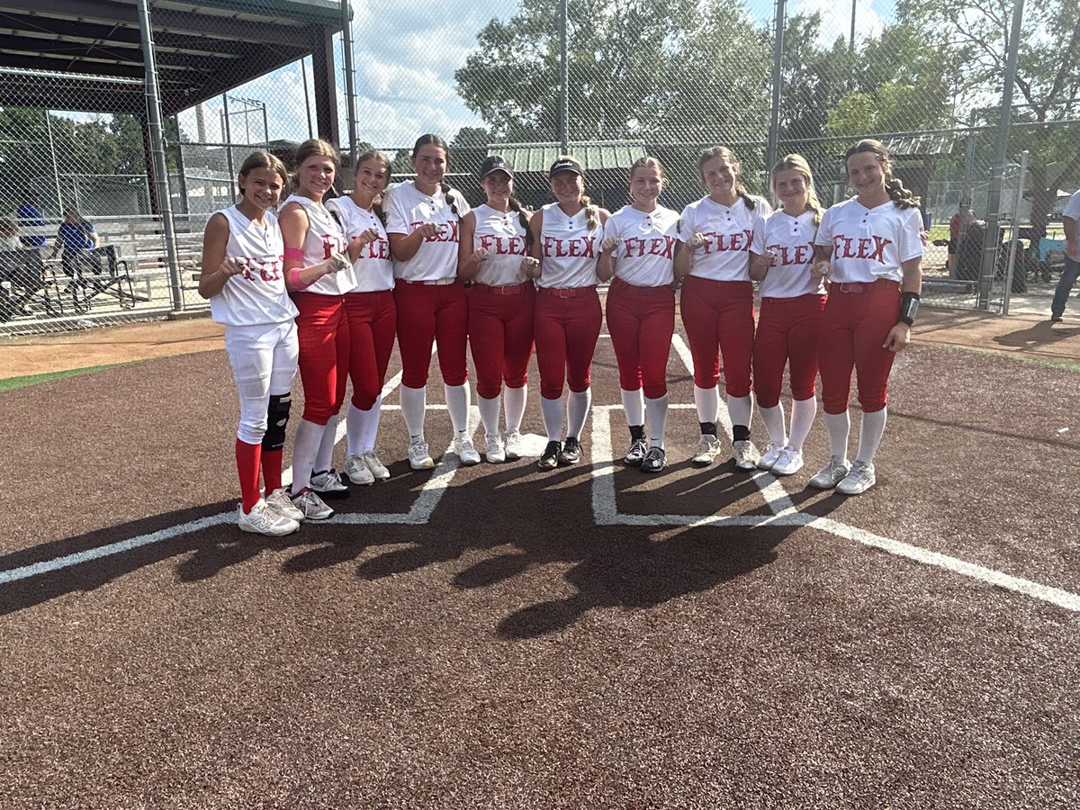 MakayleaWalton7's tweet photo. Arkansas Flex had an outstanding weekend. Winning the tournament. I hit a .389 avg, .421 obp, 7 h, 3 1b, 2 2b, 2 3b, 2 k. Thank you college coaches who came out to watch us compete. @ARFleXsoftball @Vol_Softball @RazorbackSB @UCASoftball @ATUSoftball @WBUSoftball @ReddiesSB https://t.co/Hi86C6b3JM