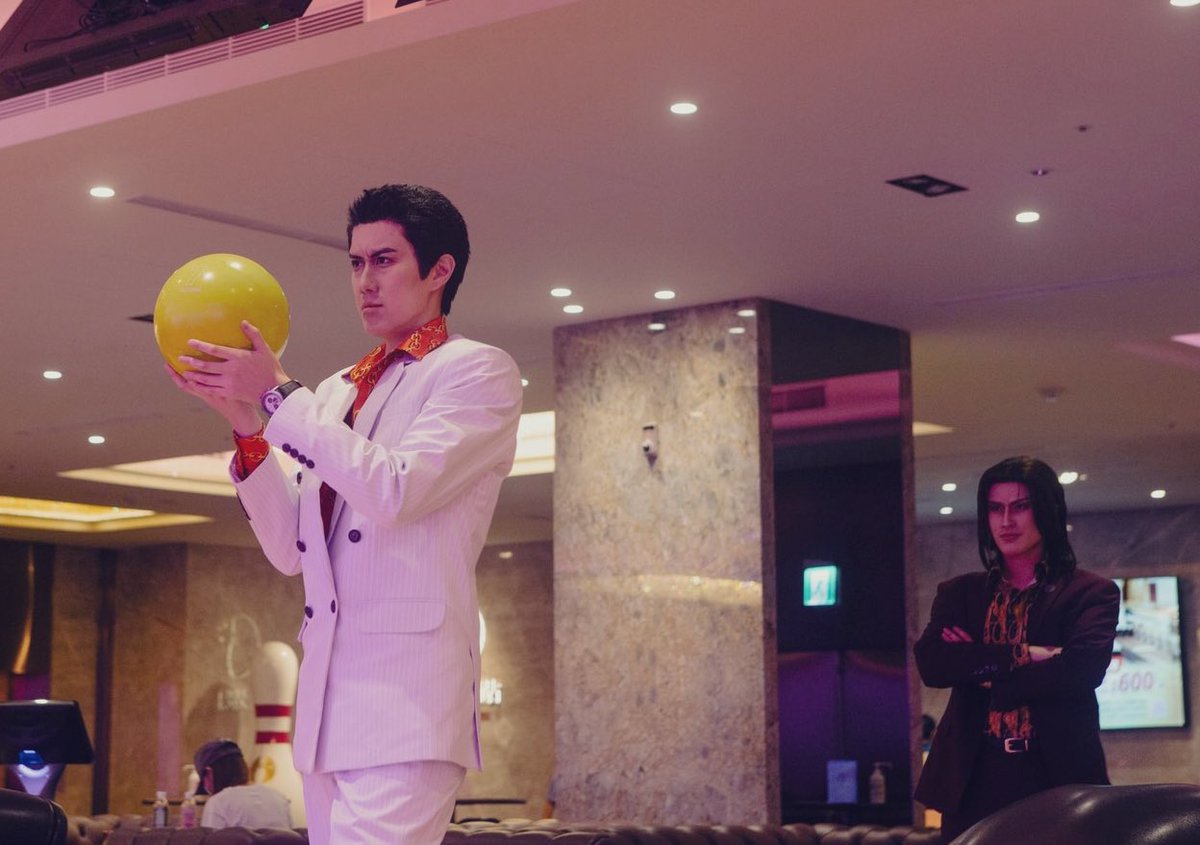 兄弟と一緒にボウリングをする🎳

錦山彰 <a href="/en_yen/">曮 Enyen 🏳️‍🌈</a> 
桐生一馬 <a href="/krista7969/">白/kristaクリスタ</a> 
撮影 <a href="/trashybunny/">Ariel C🌝🌈🐰</a> 

#龍が如く0