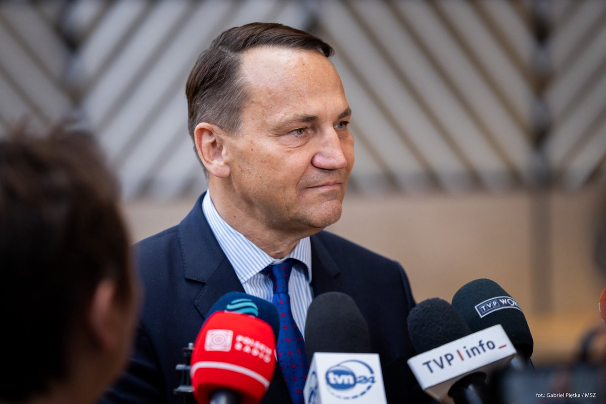 Polish presidency of the Council of the EU (@poland25eu) on Twitter photo 💬 Minister of Foreign Affairs <a href="/sikorskiradek/">Radosław Sikorski 🇵🇱🇪🇺</a> at the EU Foreign Affairs Council:
„I’m glad that President Trump acknowledged, that it is Ukraine that wants peace by accepting an unconditional ceasefire – not Russia, which bombards Ukraine”. 💬 Minister of Foreign Affairs <a href="/sikorskiradek/">Radosław Sikorski 🇵🇱🇪🇺</a> at the EU Foreign Affairs Council:
„I’m glad that President Trump acknowledged, that it is Ukraine that wants peace by accepting an unconditional ceasefire – not Russia, which bombards Ukraine”.