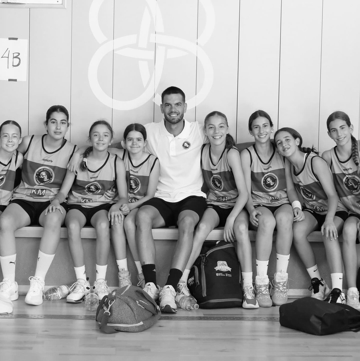 Y por último, dar las gracias a todos los patrocinadores e instituciones. Sin vuestro apoyo nada de esto sería posible. 🤝

¡¡Nos vemos el año que viene!! 🏀🫶🏻

#10AñosCampusAlexLlorca