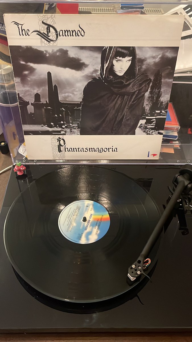 #NowSpinning

For tonight’s chill with a cuppa I thought I’d take this for a 40th anniversary spin, still one of my favourite albums all these years later

The Damned - Phantasmagoria