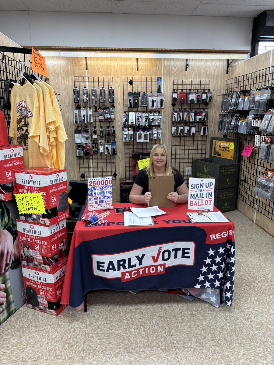 Saveamericasue's tweet image. Having a great day today at Heritage Guild in Rahway New Jersey!
Getting the word out to vote early!
So much enthusiasm for the governor race! Come see me to apply for a mail in ballot, register to vote or change party!
I’m waiting for you!! @ScottPresler @EarlyVoteAction…