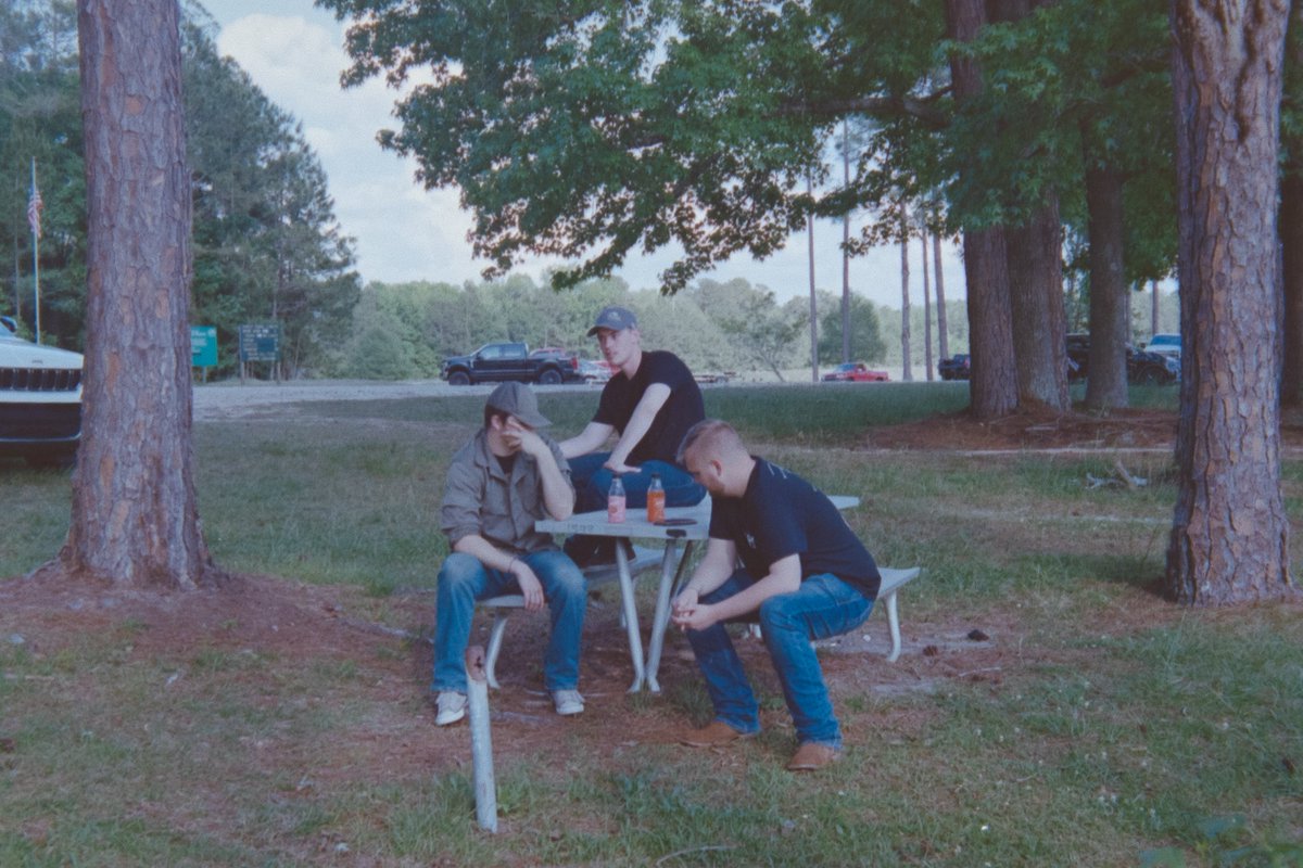 SurplusCovey's tweet image. Here is some photos my buddy Mace.exe took on our trip to Georgia. With an old film camera.
There is my buddy John, Tiger_dos, ILikeTanks and myself and my fiance in the background.