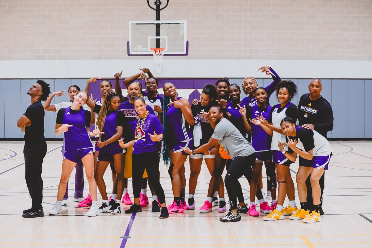 ECUWBB's tweet image. Excuses are the crutches of the uncommitted
#FAB 🏴☠️