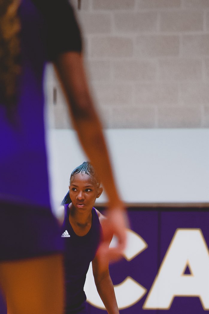 ECUWBB's tweet image. Excuses are the crutches of the uncommitted
#FAB 🏴☠️