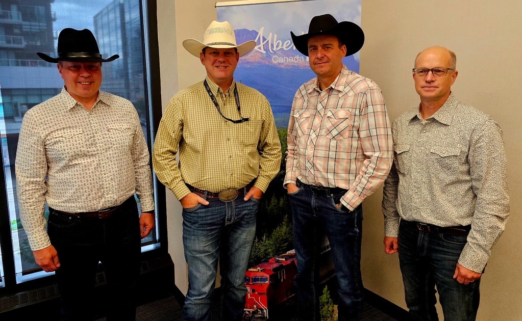 During the Calgary Stampede I had
the chance to meet with Old Dutch Foods to hear
about their plans to expand manufacturing capacity
right here in Alberta! The company is exploring the
relocation of two product lines to better serve the
Canadian market — with Alberta potatoes at
