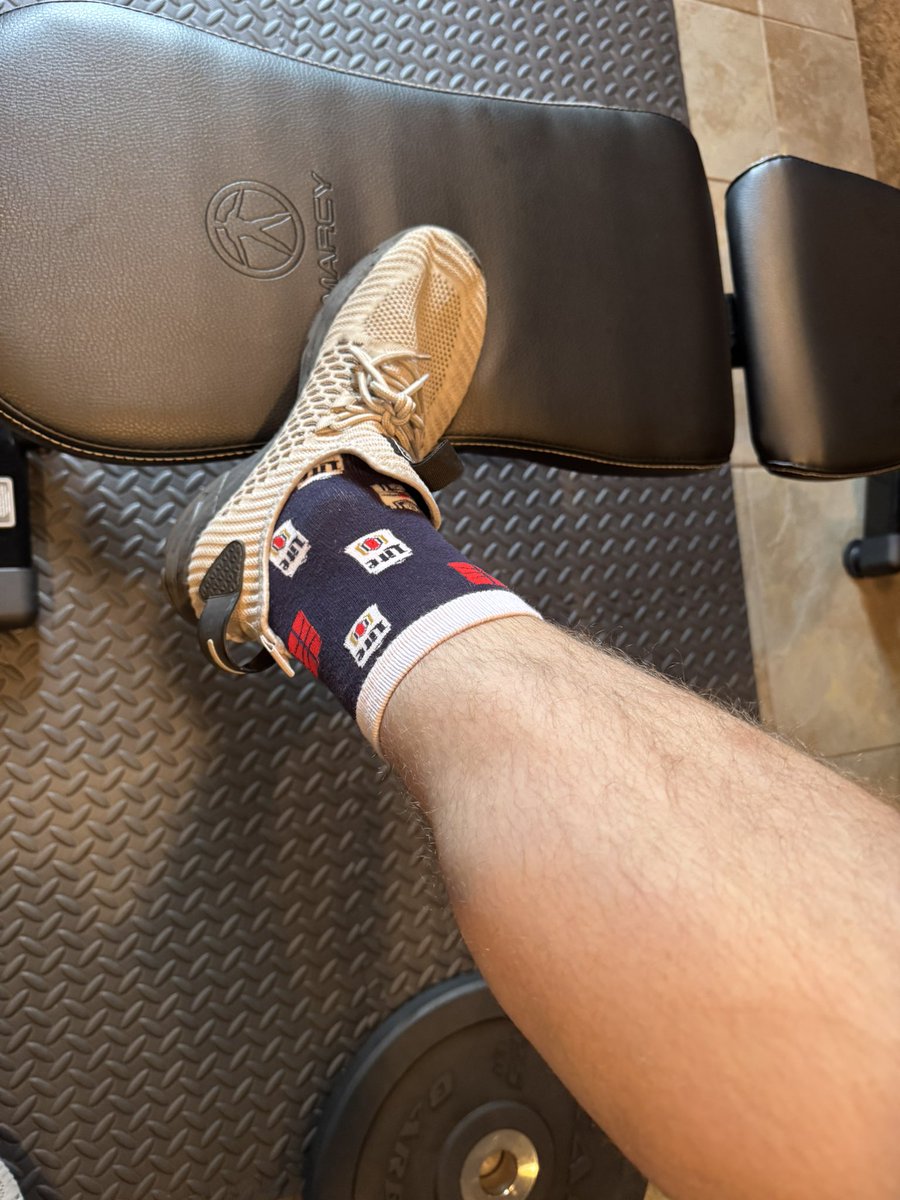 PSA: make sure to have your special socks before lifting
