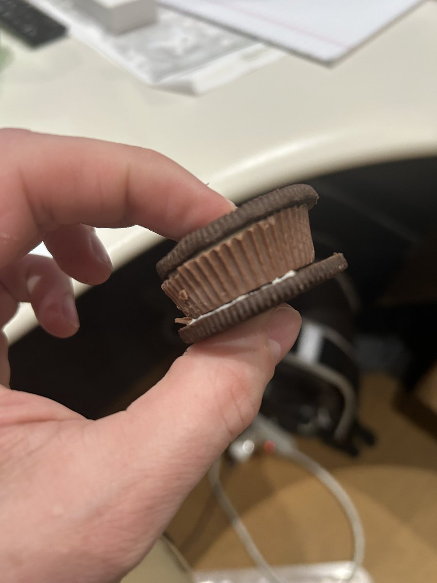 VImpal3r's tweet photo. Ok so…@Oreo @reeses time for a collab https://t.co/Fzg53I1fBr
