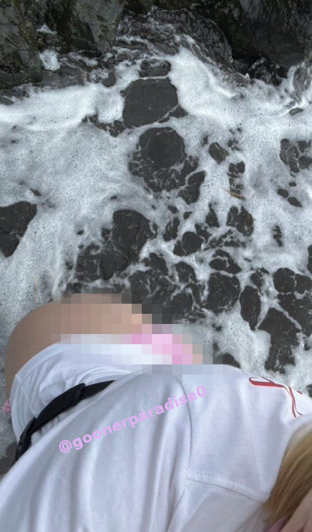 !!! WE HAVE DONE IT !!!

I couldn't be happier of seeing how much you gooners and goonettes loved my page recently and now we are 10K, TEN FUCKING K!❤️

You all deserved this reward and now come and goon to Mommy's porn body as much as you want, make me your porn doll!❤️❤️❤️