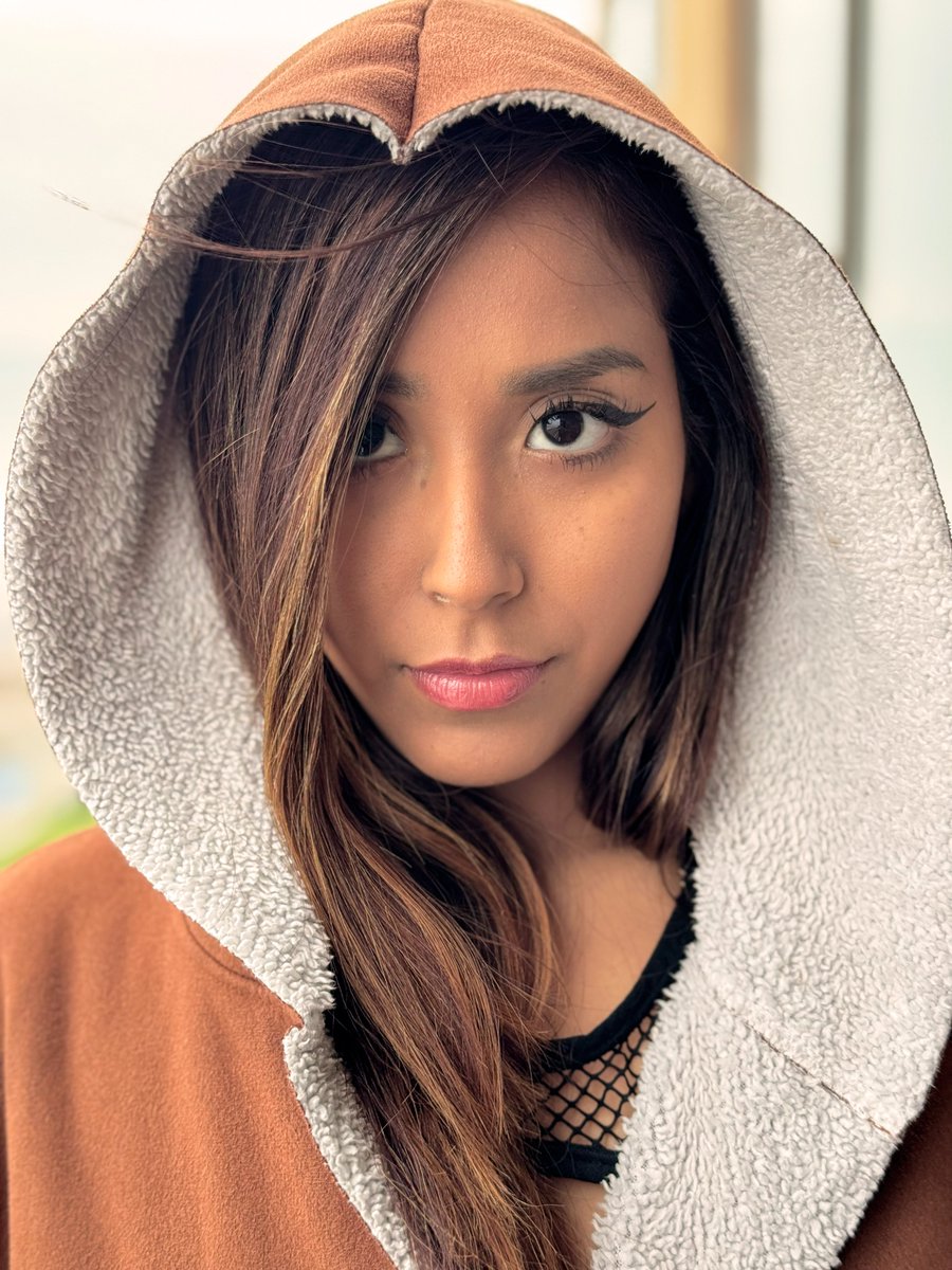 XclusiveLabel's tweet photo. She’s not Wonder Woman…
But that look? No one walks away clean.
Lima’s got its own undercover goddess 🕶️

#VisualHazard #LimaHitsDifferent 💥 https://t.co/2gviug1A10